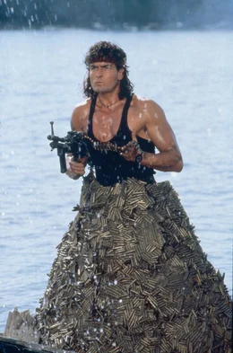 Nur einer kann die gefangenen US-Soldaten aus der Hand des W&uuml;stendiktators befreien: Topper Harley (Charlie Sheen) ...