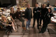 Criminal Minds – Darstellung der Darsteller: Kirsten Vangsness als Penelope Garcia; AJ Cook als Jennifer 'JJ' Jareau; Matthew Gray Gubler als Dr. Spencer Reid; Mandy Patinkin als Jason Gideon; Thomas Gibson als Aaron Hotchner; Shemar Moore als Derek Morgan.