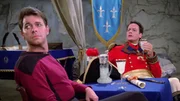 Cmdr. William Riker (Jonathan Frakes) und Q (John de Lancie)