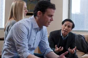 Nachdem der Polizeipsycholge Dr. Huang (BD Wong, r.) einige Tests mit dem Sohn von Tom (Alex Manette) und Viola (Hope Davis) durchgef&uuml;hrt hat, verk&uuml;ndet er eine niederschmetternde Diagnose: Offensichtlich kann der zehnj&auml;hrige weder Gef&uuml;hle wahrnehmen, noch empfindet er selbst welche. Als er schlie&szlig;lich in eine Spezialklinik eingeliefert werden soll, kommt es zur einer Trag&ouml;die...