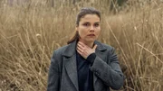Von ihrer Streifschusswunde lässt sich Nina Petersen (Katharina Wackernagel) nicht stoppen. Sie ermittelt weiter im Mordfall Kara. Von ihrer Streifschusswunde lässt sich Nina Petersen (Katharina Wackernagel) nicht stoppen. Sie ermittelt weiter im Mordfall Kara.