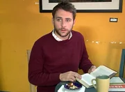 Charlie Kelly (Charlie Day)