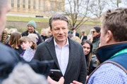 Jamie Oliver  +++ Die Verwendung des sendungsbezogenen Materials ist nur mit dem Hinweis und Verlinkung auf RTL+ gestattet. +++