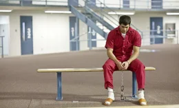 Um einem Betr&uuml;ger auf die Schliche zu kommen, bringt sich der ehrgeizige TV-Lokalreporter C.J. Nicholas (Jesse Metcalfe) in gro&szlig;e Gefahr. Ihm droht die Todesstrafe ...