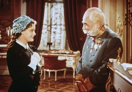 Mit ihrem Charme gelingt es der B&auml;ckerin Stanzi (Romy Schneider) sogar, den strengen Kaiser Franz Josef I. (Paul H&ouml;rbiger) milde zu stimmen.