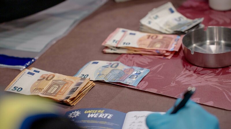 Tatort Eckkneipe – Auf den Spuren der Glücksspiel-Mafia (D, 2024)