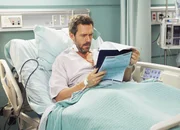 House verletzt, aber nicht erledigt: Hugh Laurie als Dr. Gregory House House verletzt, aber nicht erledigt: Hugh Laurie als Dr. Gregory House