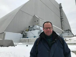 32 Jahre nach dem Atomungl&uuml;ck in Tschernobyl macht sich der Autor auf den Weg in die Ungl&uuml;cksregion. Dort sind die Spuren der Katastrophe immer noch sp&uuml;r- und messbar.