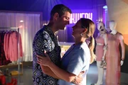 Isabelle (Ania Niedieck) und Dragan (Florian Thunemann) sind enttäuscht, als ihre Zweisamkeit unterbrochen wird.