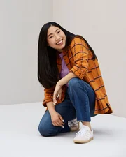 Nora (Awkwafina)