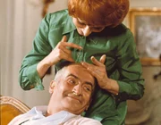 Louis de Fun&egrave;s (Balduin Bosquier), Claude Gensac (Madame Bosquier).