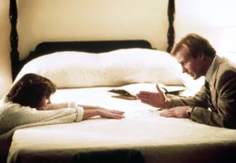 Nachwuchs-Moderator Tom Grunick (William Hurt) und Kollegin Jane Craig (Holly Hunter) kommen sich n&auml;her.