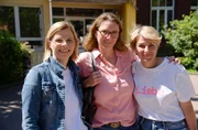 Sabine Heinrich (r) mit ihren Schulfreundinnen Anja Lipinski (Mitte) und Silke Schulte-Kemper (l).
