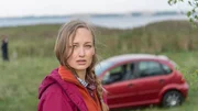 Die am Tatort gefundenen Aufnahmen stammen zweifelsfrei von Vanessa Schuhmacher (Annemarie Brüntjen). Hat sie mit ihrem Freund Marcel etwa gemeinsame Sache gemacht? Sie bestreitet jedoch, etwas von seinen nächtlichen Aktivitäten gewusst zu haben. Doch sie scheint den Kommissaren etwas Wichtiges zu verschweigen.