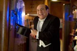 Zumindest einen Fan hat der M&ouml;chtegern-Magier Walter (Danny DeVito): die spiels&uuml;chtige Autorin Carol, die hofft, in dem kleinen Ganoven Inspiration f&uuml;r ihr neues Buch zu finden ...