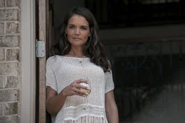Bobbie Jo Chapman (Katie Holmes)