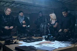L - R: Dolph Lundgren als Gunner, Randy Couture als Toll Road, 50 Cent als Curtis "50 Cent" Jackson, Levy Tran als Lash, Jacob Scipio als Galan