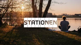 Key Visual Sendereihenbild mit Typo zu "Stationen". Religion erleben - der Name "STATIONEN" ist Programm. Ob Stationen einer pers&ouml;nlichen Entwicklung oder Stationen des Kirchenjahrs, Feste anderer Religionen oder Stationen des Lebens: Die Sendung fragt, wie Menschen denken und glauben.