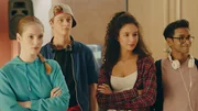 Thea (v.l.) (Hannah Dodd), Jeff (Castle Rock Peters), Ines (Eubha Akilade) und Dash sind begeistert von Lenas modern interpretierter Barock-Choreographie. Sie beschließen, das Stück in einem Flashmob aufzuführen.