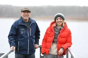Anna Lena (links) mit Andreas Sch&uuml;ller (rechts) am Jungfernweiher.