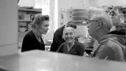 Mamma Angela – Königin des Pizzateigs! Über die Küche herrscht sie wie eine liebende Diktatorin.