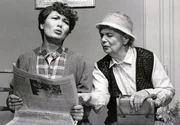 NDR Fernsehen OHNSORG-THEATER, "Oh, diese Eltern!" v.l.: Herma Koehn und Heidi Kabel.