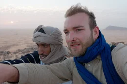 Samuel und sein Begleiter Mohamed haben den Anschluss an ihre Karawane verloren.