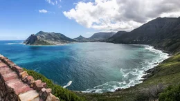 Blick vom Chapman&euml;s Peak Drive Richtung Hout Bay in Kapstadt.