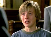 Jake O'Hara (Jordan Garrett) gilt zunächst als Zeuge einer Entführung, doch die Ermittler zweifeln an seiner Glaubwürdigkeit. Was verheimlicht der 13-Jährige? Jake O'Hara (Jordan Garrett) gilt zunächst als Zeuge einer Entführung, doch die Ermittler zweifeln an seiner Glaubwürdigkeit. Was verheimlicht der 13-Jährige?