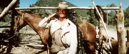 Nomen est Omen: Der v&ouml;llig unbekannte "Nobody" (Terence Hill) ist, was kaum jemand wei&szlig;, ein au&szlig;erordentlich guter Sch&uuml;tze ...