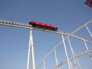 Rollercoaster Formula Rossa / Kolejka górska Formula Rossa (park rozrywki Ferrari World na wyspie Yas w Abu Zabi w Zjednoczonych Emiratach Arabskich) Rollercoaster Formula Rossa / Kolejka górska Formula Rossa (park rozrywki Ferrari World na wyspie Yas w Abu Zabi w Zjednoczonych Emiratach Arabskich)