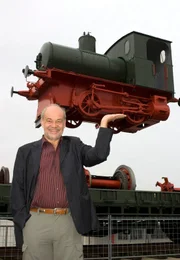Hagen von Ortloff as host. Hagen von Ortloff as host.