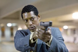 Detective Ben Nickerson (Orlando Jones) k&ouml;nnte den naiven TV-Reporter vor der Todesstrafe besch&uuml;tzen, doch selbst er hat seine Zweifel an der Unschuld des ehrgeizigen Journalisten ...