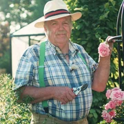 Josef Starkl gibt praktische Gartentipps.