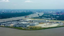 Im Airbus-Werk in Hamburg-Finkenwerder wird an jedem Tag des Jahres an der Herstellung von Flugzeugen gearbeitet.
