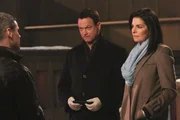 (v.l.): Det. Don Flack (Eddie Cahill), Det. Mac Taylor (Gary Sinise) und Det. Jo Danhill (Sela Ward)