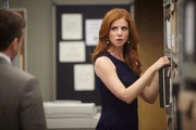 SUITS -- "Shadow Of A Doubt" -- Pictured: Donna Paulsen (Sarah Rafferty) SUITS -- "Shadow Of A Doubt" -- Pictured: Donna Paulsen (Sarah Rafferty)