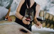 Eine neue Winzergeneration – Stefanie und Susanne Renner alias "Die Rennersistas" bringen neuen Schwung in das Familienunternehmen am Neusiedler See.