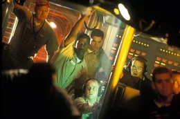 V.l.: Kapit&auml;n Frank Ramsey (Gene Hackman), Ron Hunter (Denzel Washington), Ood Mahoney (Jaim&eacute; P. Gomez) und Hunsicker (Michael Milhoan)