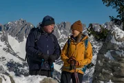 Für seine Skitour hat Rupert Althammer (Harald Krassnitzer) ausdrücklich Johanna Kirchner (Liliane Zillner) als Bergführerin gebucht.