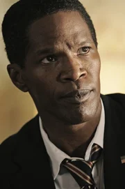 Sawyer (Jamie Foxx)