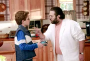 L-R: Adam Goldberg (Sean Giambrone), Marvin Goldberg (Dan Fogler).