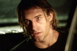 Aufgrund seiner mysteri&ouml;sen Abstammung ger&auml;t der Sterbliche Michael Corvin (Scott Speedman) zwischen die Fronten einer jahrhundertealten Fehde von Vampiren und Werw&ouml;lfen ...