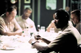 Lt. Commander Ron Hunter (Denzel Washington)