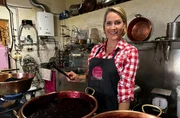 Judith Rakers macht Cassis-Marmelade. In der Côte de Nuits taucht Judith in die Welt der schwarzen Johannisbeeren ein.