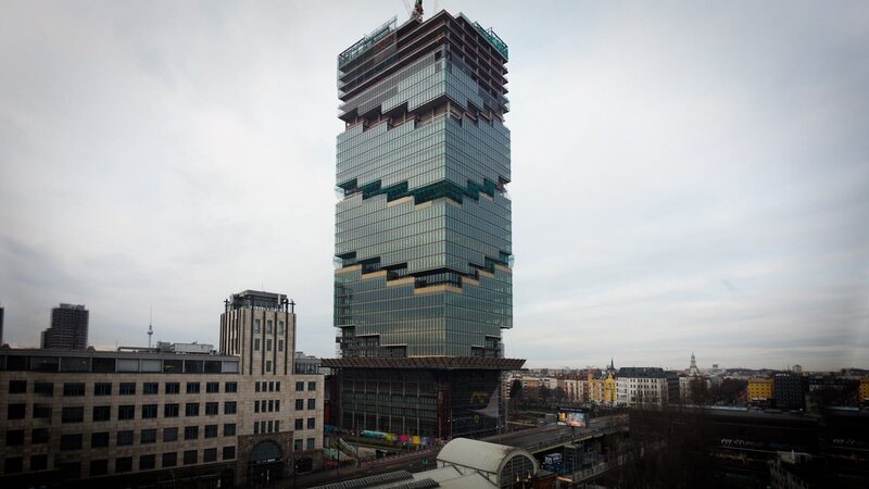 Hoch hinaus - Der Bau des East Side Towers in Berlin