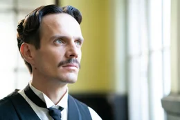 Auch wenn er ein angesehenes Mitglied der Gesellschaft war: Zeit seines Lebens galt Nikola Tesla (Ivan Ivanov) als Sonderling. Stets dachte er &uuml;ber neue Erfindungen nach. Immer im Fokus, die Welt ein wenig smarter zu machen.