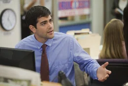 C.J. Nicholas (Jesse Metcalfe) plant ein gef&auml;hrliches Unterfangen, um seiner Karriere als Journalist auf die Spr&uuml;nge zu helfen ...