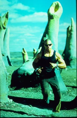 Zun&auml;chst hat Riddick (Vin Diesel) kein Interesse daran, den anderen zu helfen und startet einen Alleingang.