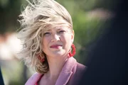 Candice (Cécile Bois).